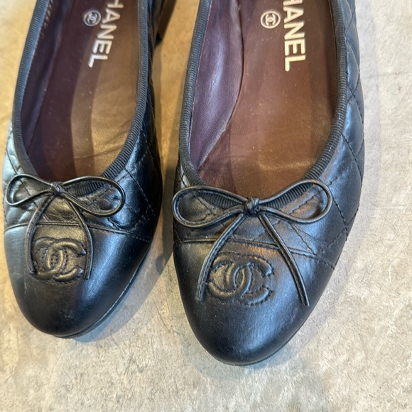 Chanel black leather CC ballet flats - Picture 2 of 5